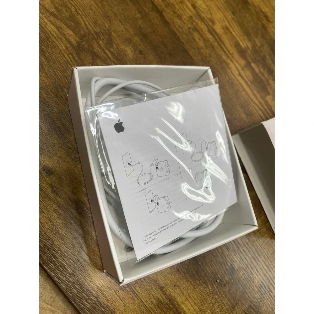 Genuine Apple MC556LL/B 85W MagSafe Power Adapter A1343